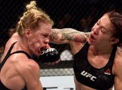 UFC 219. Джустино победила Холм решением судей
