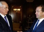 Медведев обращает внимание Азарова на обязательства перед РФ