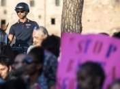 Мигранты жалуются на издевательства полиции в Италии и Франции