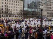 В Вашингтоне тысячи женщин вышли на протест против Трампа