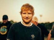 Эд Ширан на высоте: его второй альбом занимает первое место чарта Billboard 200 вторую неделю