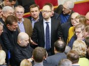 Арсений Яценюк: "Янукович не уйдет с поста добровольно"