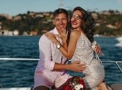 "Момент, солнце, мы": Владимир Остапчук с невестой устроили романтический ланч (Видео)