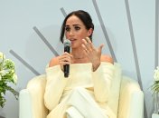 Меган Маркл підкреслила образ елегантними човниками на шпильках