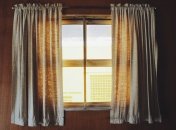 Як освіжити штори, не перучи їх