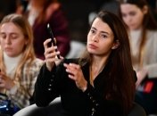 "Еще не построила мостов через Днепр и не претендую казаться умнее": ню-модель обратилась к хейтерам