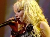 После развода Хилари Дафф перекрасила волосы в голубой 