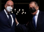 "Вожжи жмут": фото Лаврова в маске развеселили сеть