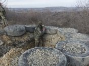 На Донбассе украинский военный получил ранение