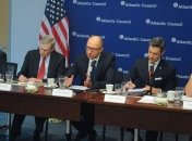 Яценюк: Дипломатию нужно подкреплять мощной армией