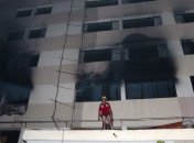 В результате пожара на месте обрушения фабрики погибли 8 человек