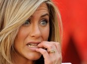 Дженнифер Энистон покалечила коллегу на съемках фильма