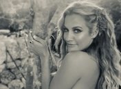 Ведущая британского реалити-шоу "Х-фактор" и бывшая принца Гарри покончила с собой