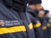 На Полтавщине ребенок игрался во дворе и проткнул себе шею ножкой стула (фото)