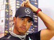 Чемпион Формулы-1 хочет встать на колено на старте сезона