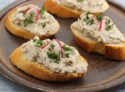 Паштет із квасолі, грибів та спецій