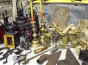 У предпринимателей на Андреевском требуют благотворительный взнос