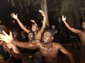 Более 180 мигрантов штурмом прорвались на испанскую территорию