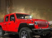 Стало известно, каким будет новый пикап Jeep Wrangler 