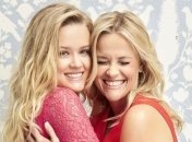 Как две капли воды: Риз Уизерспун поделилась новыми снимками с дочерью 