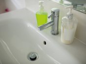 Чем отмыть грязную раковину