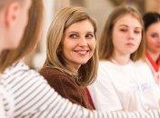 "Скандальное" платье первой леди Украины уйдет с молотка (Фото)