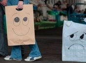 Украина официально начинает борьбу с пластиковыми пакетами: что и где теперь запрещено законом