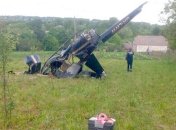 Появились фото с места падения вертолета в Хмельницкой области
