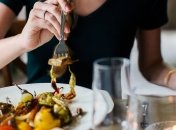 Как улучшить пищеварение без лекарств: советы гастроэнтеролога