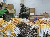 На крупнейшей нелегальной табачной фабрике в Польше поймали украинцев: в чем их обвиняют (фото, видео)