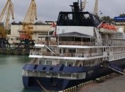 Несмотря на шторм, в Одесский порт зашел лайнер Island Sky