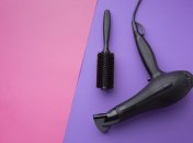 Фен поможет очистить обои