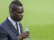 Балотелли запросил у Фиорентины слишком большую зарплату 