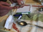 Мужчина пытался передать заключенному товарищу наркотики