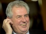 Президенту Чехии пришлось подписать текст присяги повторно