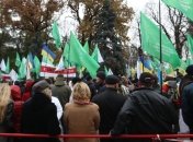 Возле изолятора СБУ митингующие требуют освободить Корбана