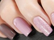 Маникюр 2018: стильный дизайн ногтей с блестками (Фото)