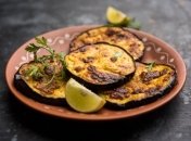 Хрустите с удовольствием этими баклажанными чипсами