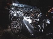 В центре Киева легковушка влетела в припаркованный грузовик: двое пострадавших