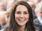 Кейт Миддлтон в блестящем платье посетила концертный зал в Белфасте