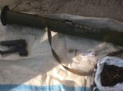 Хранил под диваном: у наркодиллера в Днепре изъяли РПГ-26