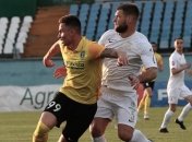 "Позор": в чемпионате Украины рефери назначил пенальти за чистый подкат (видео)