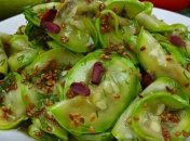 Незвичайна, але смачна закуска — кабачки у маринаді