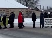 Это становится традицией: под Харьковом снова перекрыли дорогу из-за тарифов (видео)