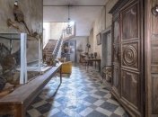 Нежилой дом: прогулка по заброшенному замку (Фото)