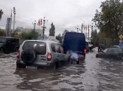 Сильный ливень затопил Севастополь: появились видео из Крыма