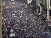 В Барселоне сотни тысяч протестующих вышли на улицы с призывом о въезде беженцев