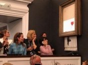 Бэнкси поделился видео подготовки к уничтожению своей картины на аукционе