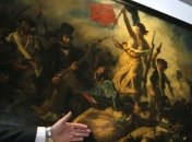 В Лувре посетительница расписала маркером картину Делакруа