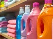 Выбор средства для стирки – дилемма, с которой сталкивается каждая хозяйка (фото создано с помощью ИИ)